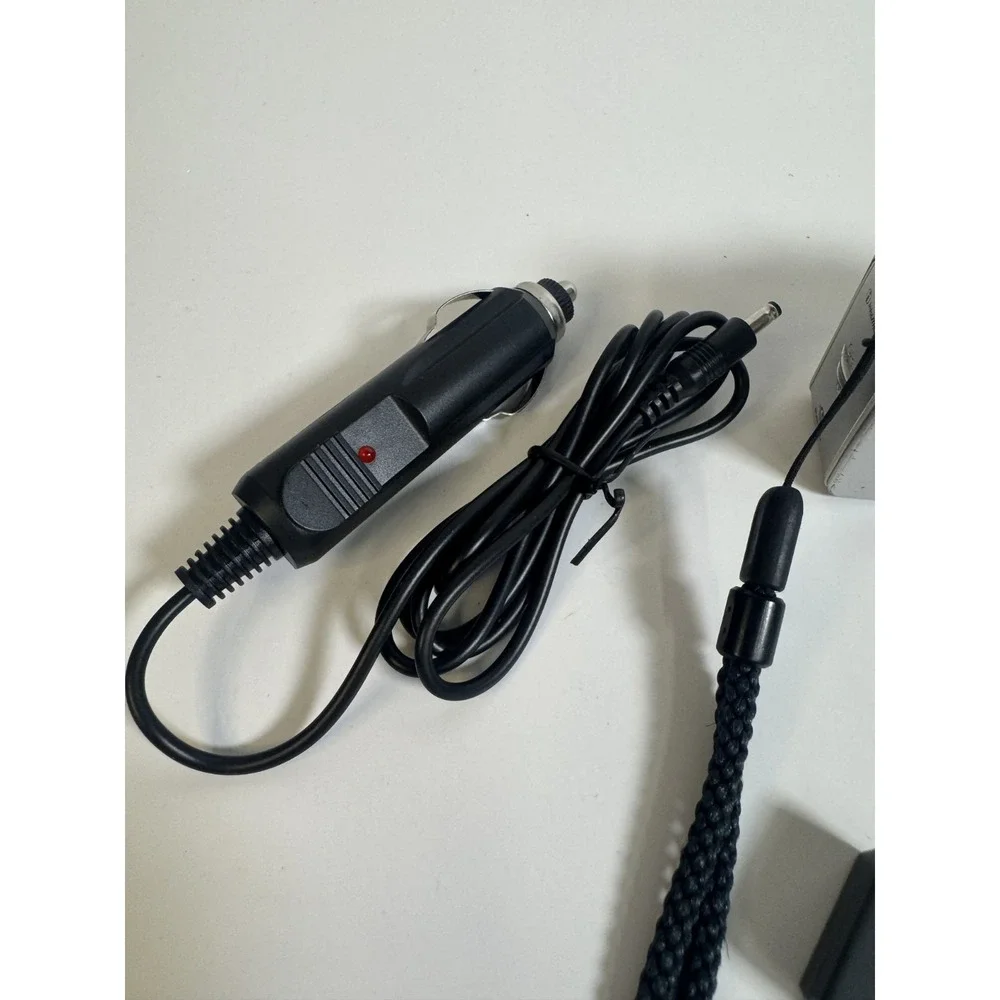 Sony Cyber-shot DSC-P7 3.2MP Digital Camera Silver Battery Charger Memory Stick